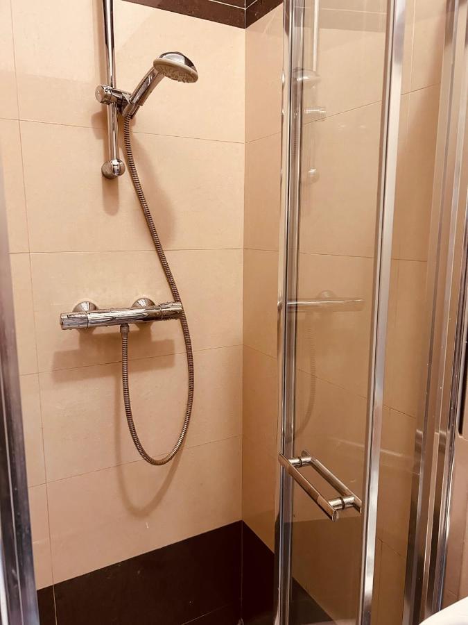 Kr Apartament Cracovie Extérieur photo